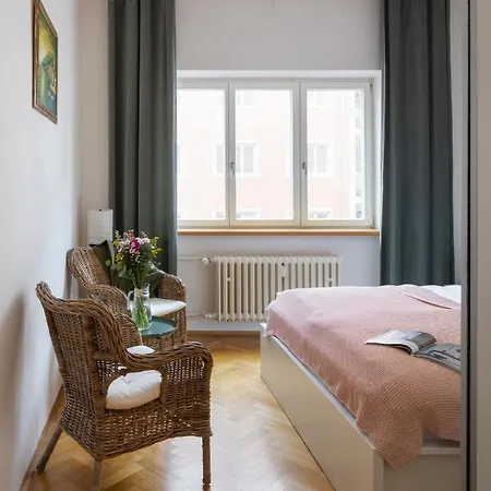 Homey Flat In Vinohrady By Days Prague