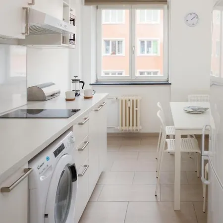 Homey Flat In Vinohrady By Days Prague