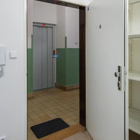 Homey Flat In Vinohrady By Days Apartment